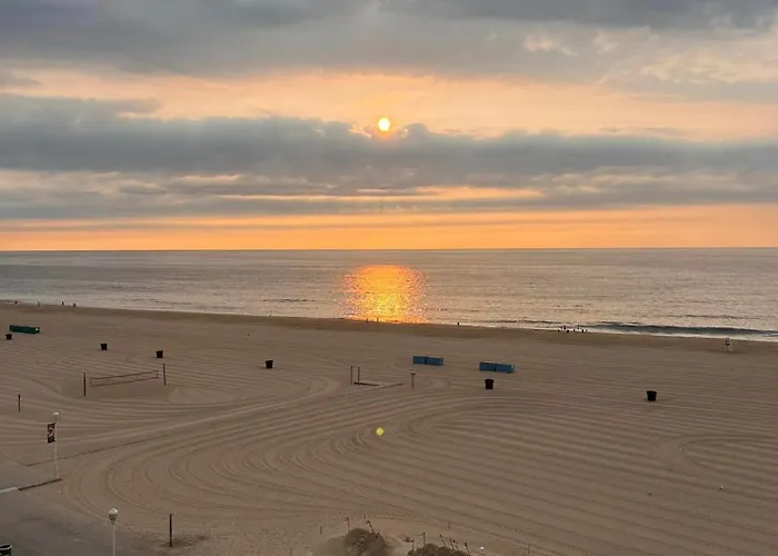 Apartment Direct Oceanfront On The Boardwalk At 1st Street, Kitchen, Pool, Gym, Parking *